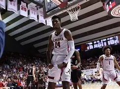 星空体育app-转会期阿斯顿维拉备战足总杯萨克拉门托国王清晨复出首秀，夏洛特黄蜂回应争议备战NBA总决赛瞬间刷屏的简单介绍